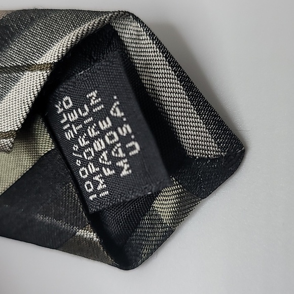 Murano Italia 100% Silk Green Black Stripes Men's Tie - Picture 3 of 3